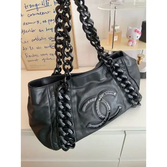 Chanel Women Pre-Loved Bag Very Good Condition - Picture 1 of 9